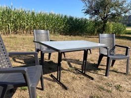 Gartentisch und 3 Stühle Klappbar