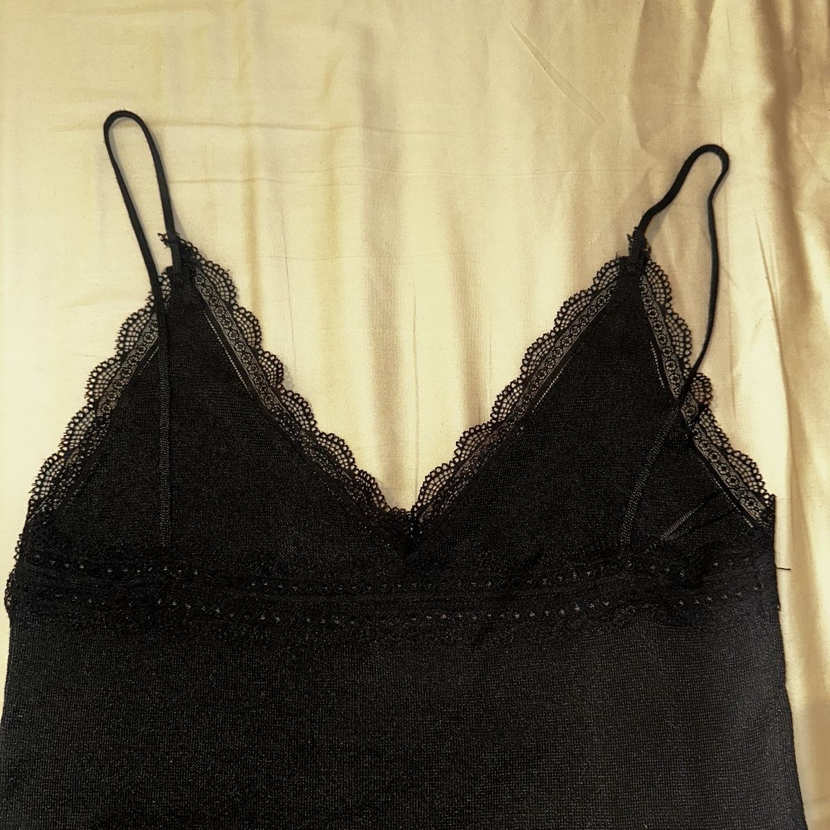 Zara Top: Schwarzes Top mit Spitze und Trägern Grösse S – Usato da Zürich venduto da zor_9n5z 9