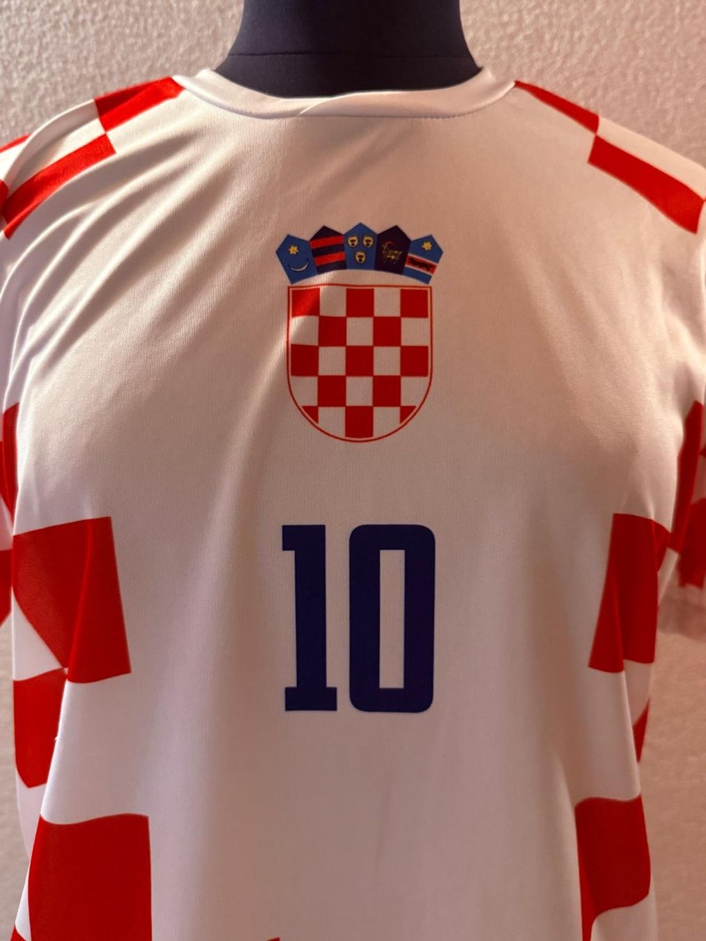 T-shirt: T-Shirt – Nuovo (secondo la descrizione) da Oberbalm venduto da M32V4 1