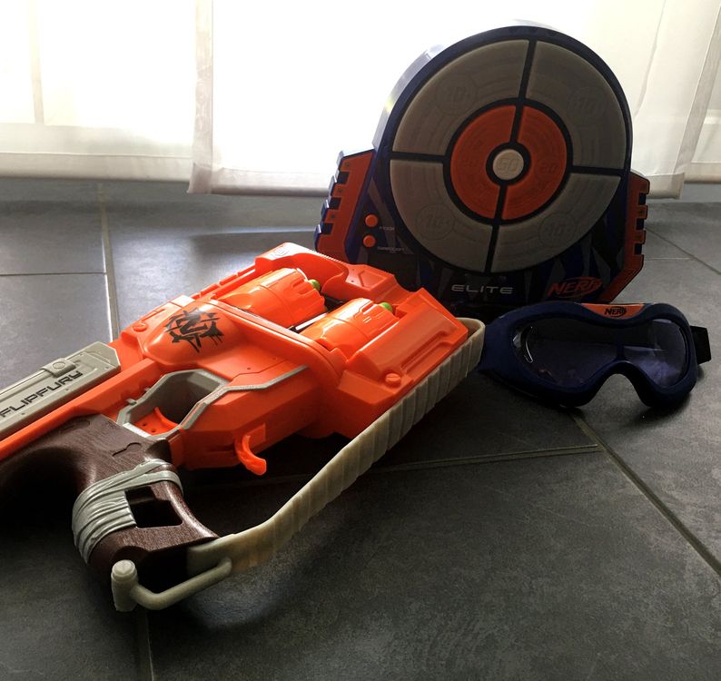 NerfSet mit Brille und digitaler Zielscheibe mit Licht Comprare su