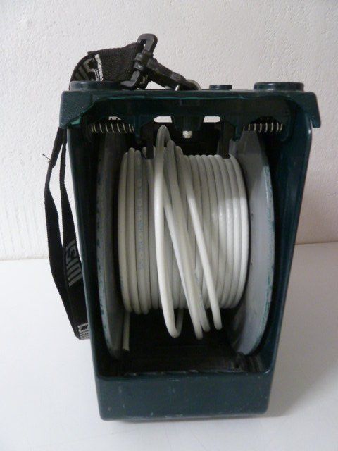 Cavi: Koaxial-Kabel mit Abroll-Box – Nuovo (secondo la descrizione) da Affoltern am Albis venduto da Sennrtv 2