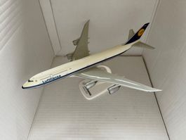 Boeing 747-800 Lufthansa Modell