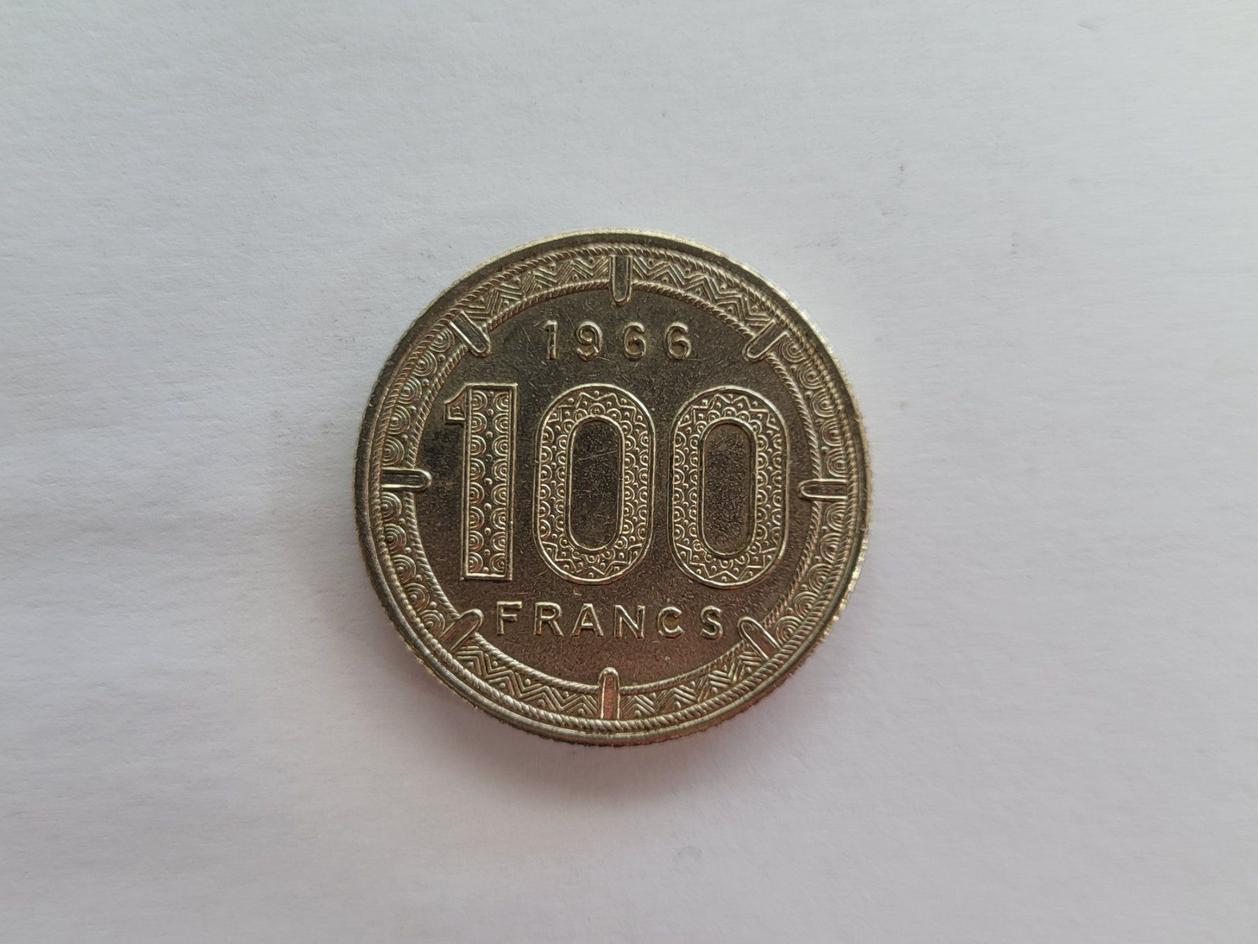 Tutti le monete: 100 Francs 1966 Äquatorialafrika – Usato da Pravidondaz venduto da LVtik