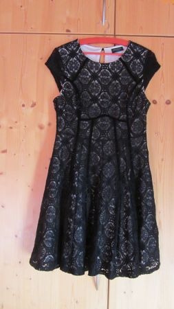 Robe noire avec dessous rose poudré 40