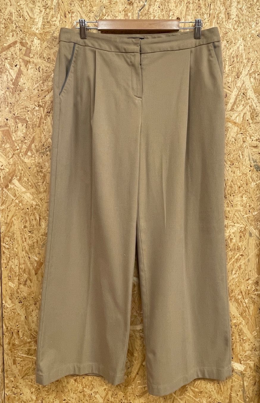 Caroll Pantaloni: CAROLL pantalon beige 44 – Usato da Lausanne venduto da PlusValue_Lausanne