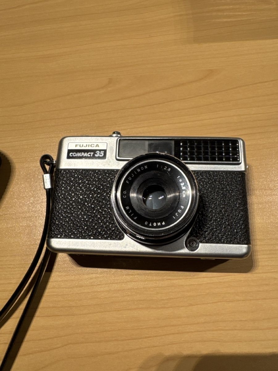 Fujica Fotocamera: Vintage Kamera Fujica compact 35, ca. 1967 – Usato da Neuhausen venduto da kgid3329