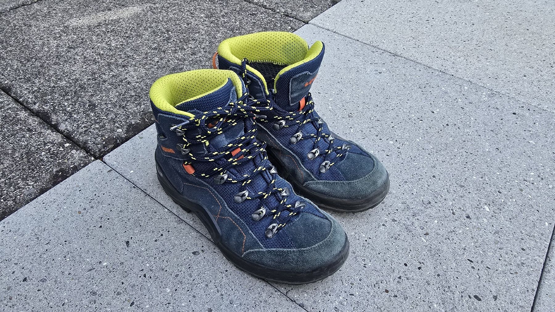 Lowa Scarpe da uomo: LOWA Kinder Wanderschuhe – Usato da Zürich venduto da maxx_66