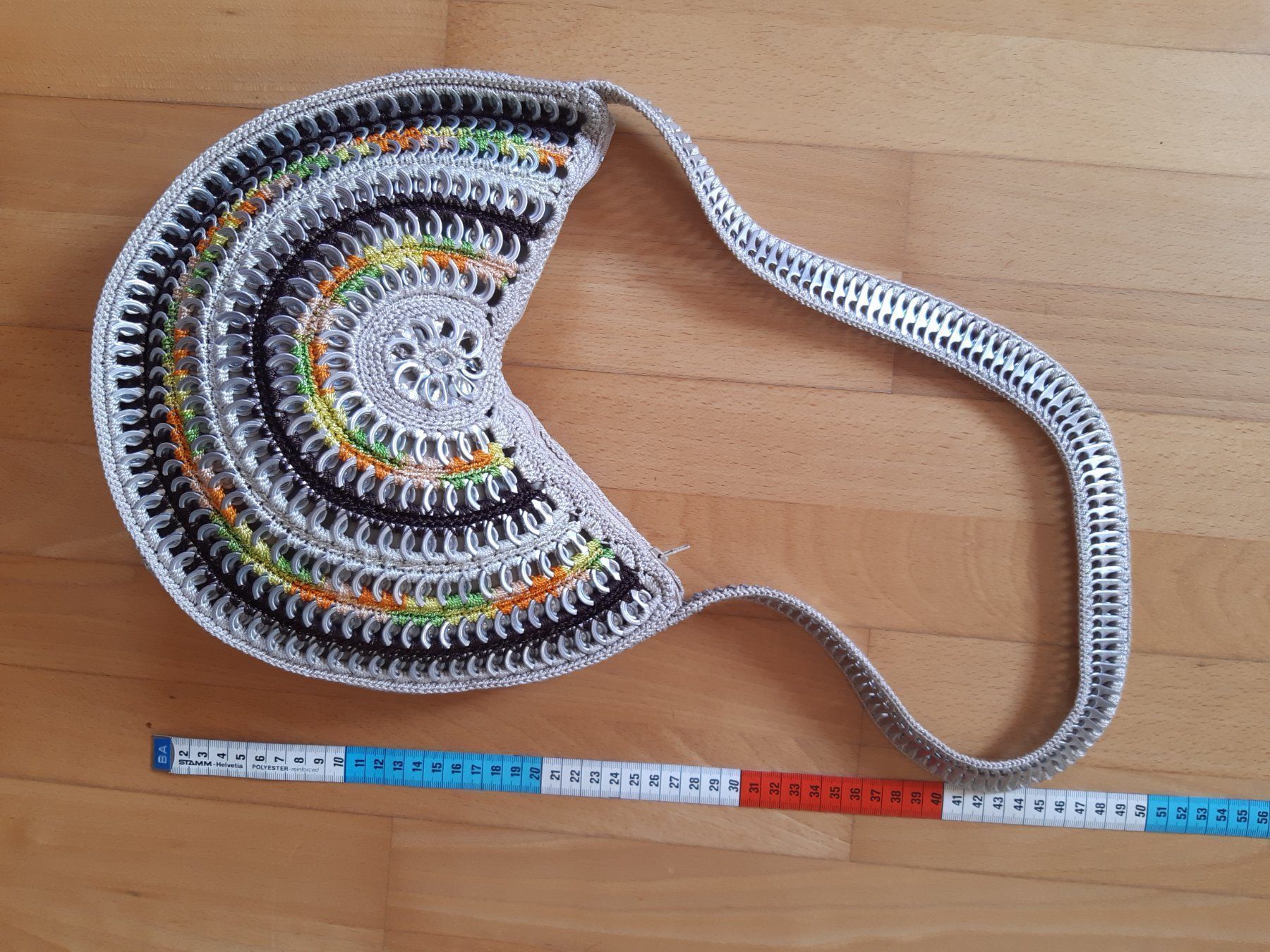 Borse da donna: Tasche handgemacht rund farbig – Nuovo (secondo la descrizione) da Bazenheid venduto da batapa