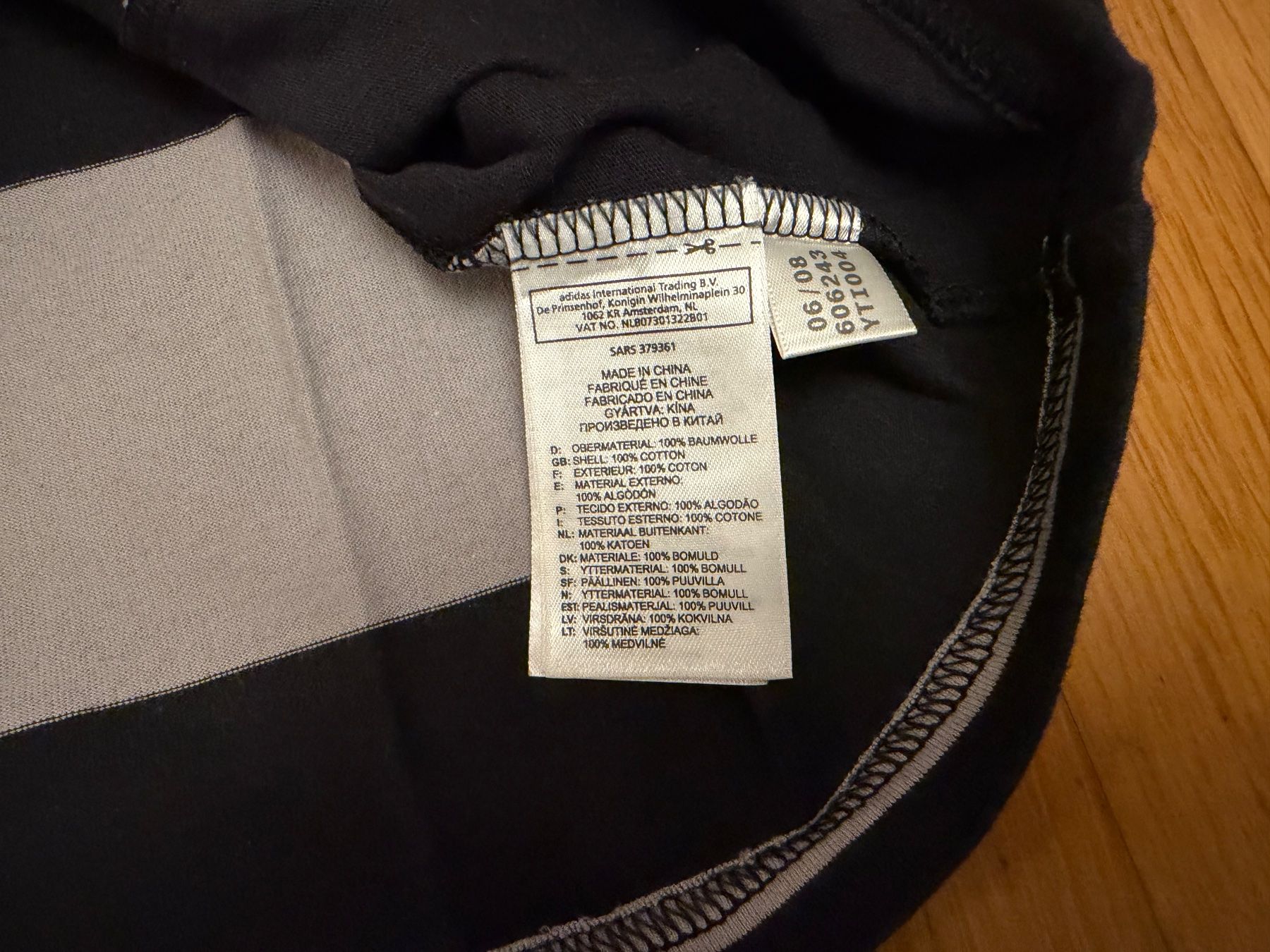 Adidas T-shirt: Neues Adidas T-Shirt Grösse M – Nuovo (secondo la descrizione) da Bettlach venduto da Tradenet100 4