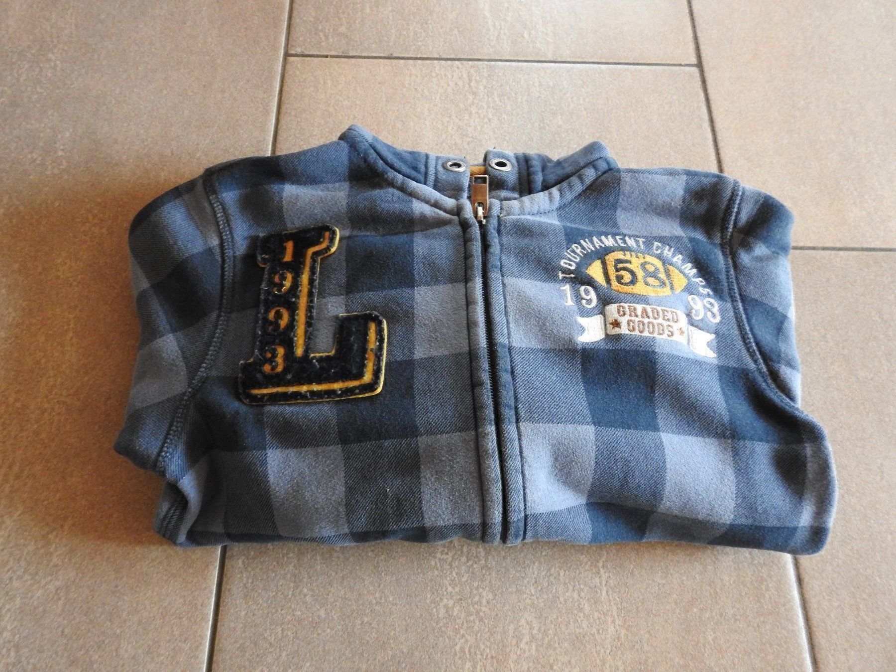 H&M Giacche & Cappotti: Sweat-Jacke; Gr. 122/128; H&M – Usato da Mosnang venduto da Kusli09 2