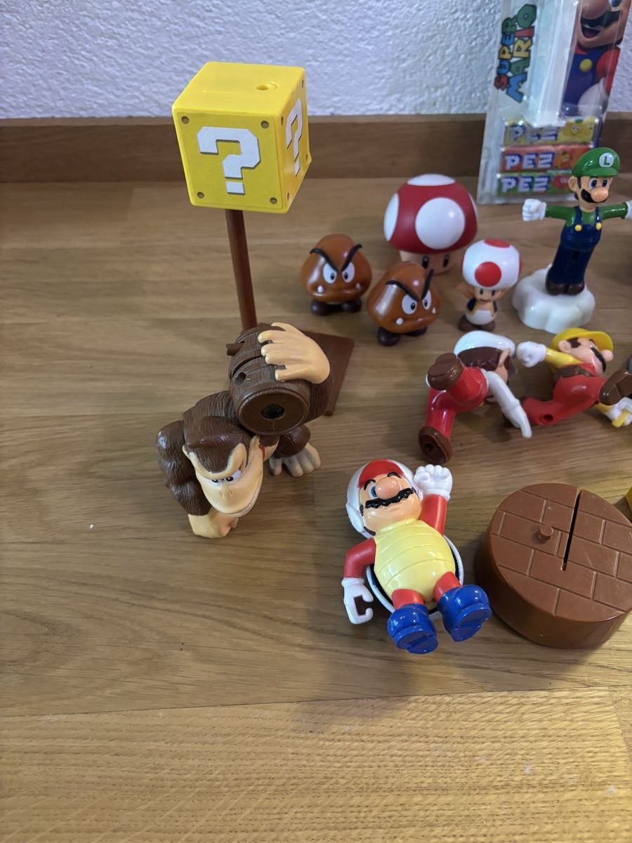 Figuren: Super Mario Figuren Sammlung + Pez Spender – Gebraucht aus Herisau von Seyashop_2 1