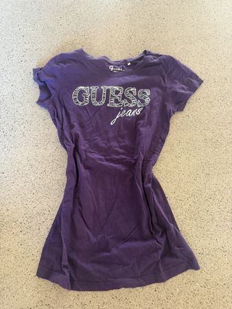 T-shirt Guess violet M/M bon état