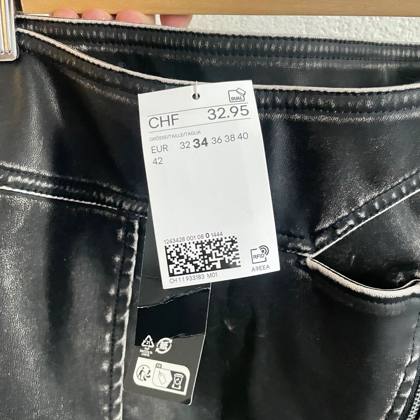 H&M Gonne: Jupe H&M similicuir – Nuovo e nell'imballaggio originale da Neuchâtel venduto da Enoemis_ 3