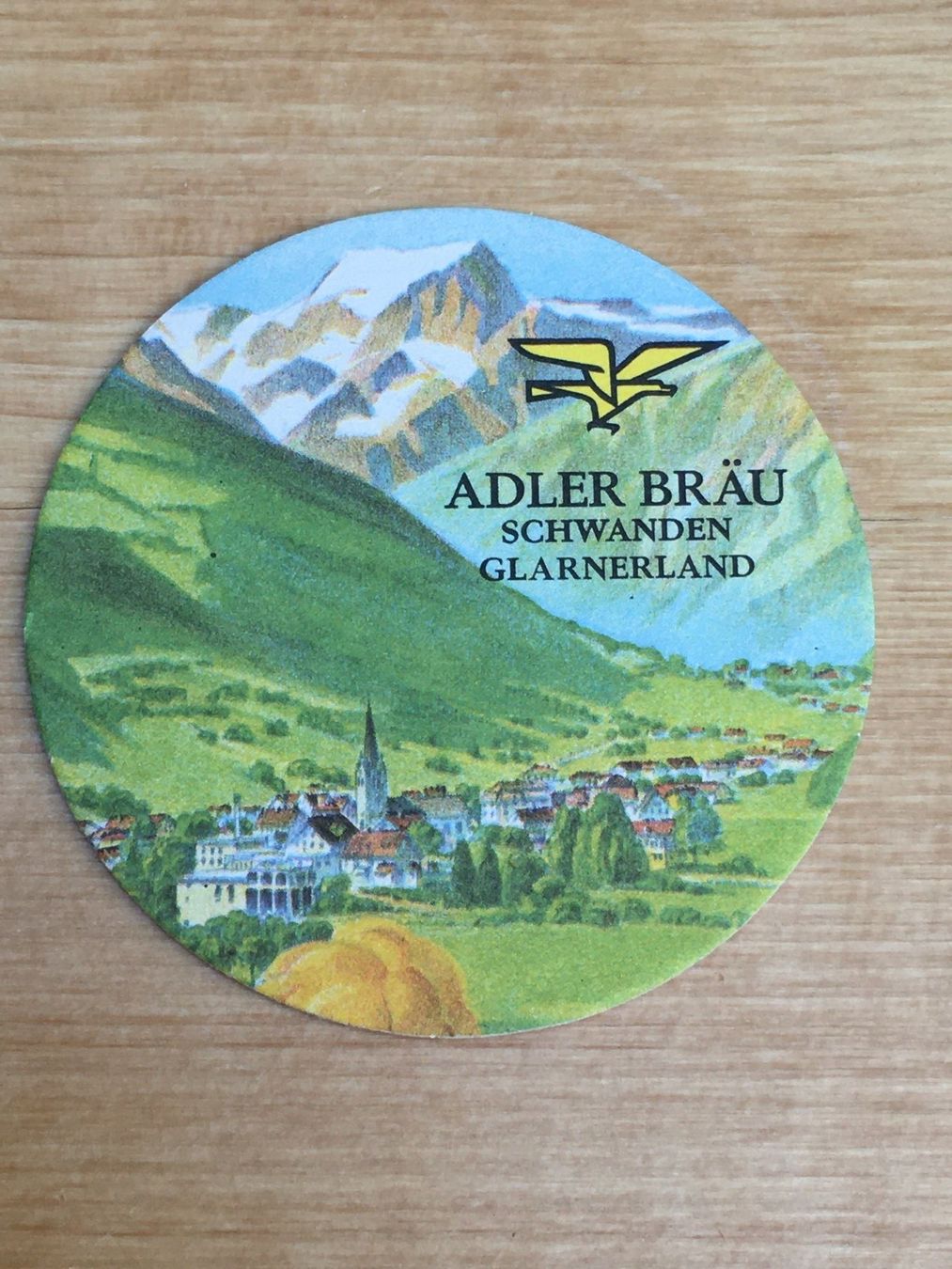 Tischwäsche: 28 alte Bierdeckel Die Bierteller der Schweizer Markenbiere – Gebraucht aus Wil SG von  7