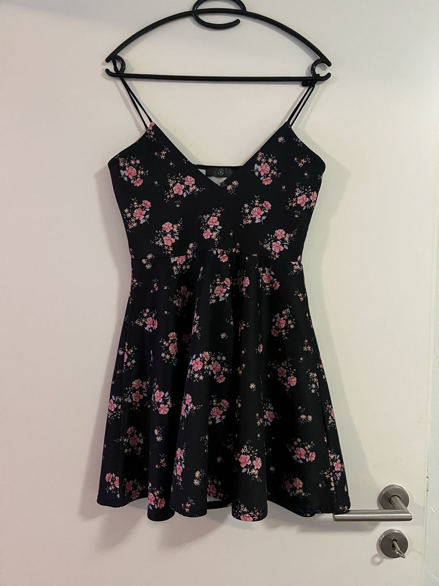 Vestiti: Kleid mit Blumenmuster M – Usato da Naters venduto da grxnsx