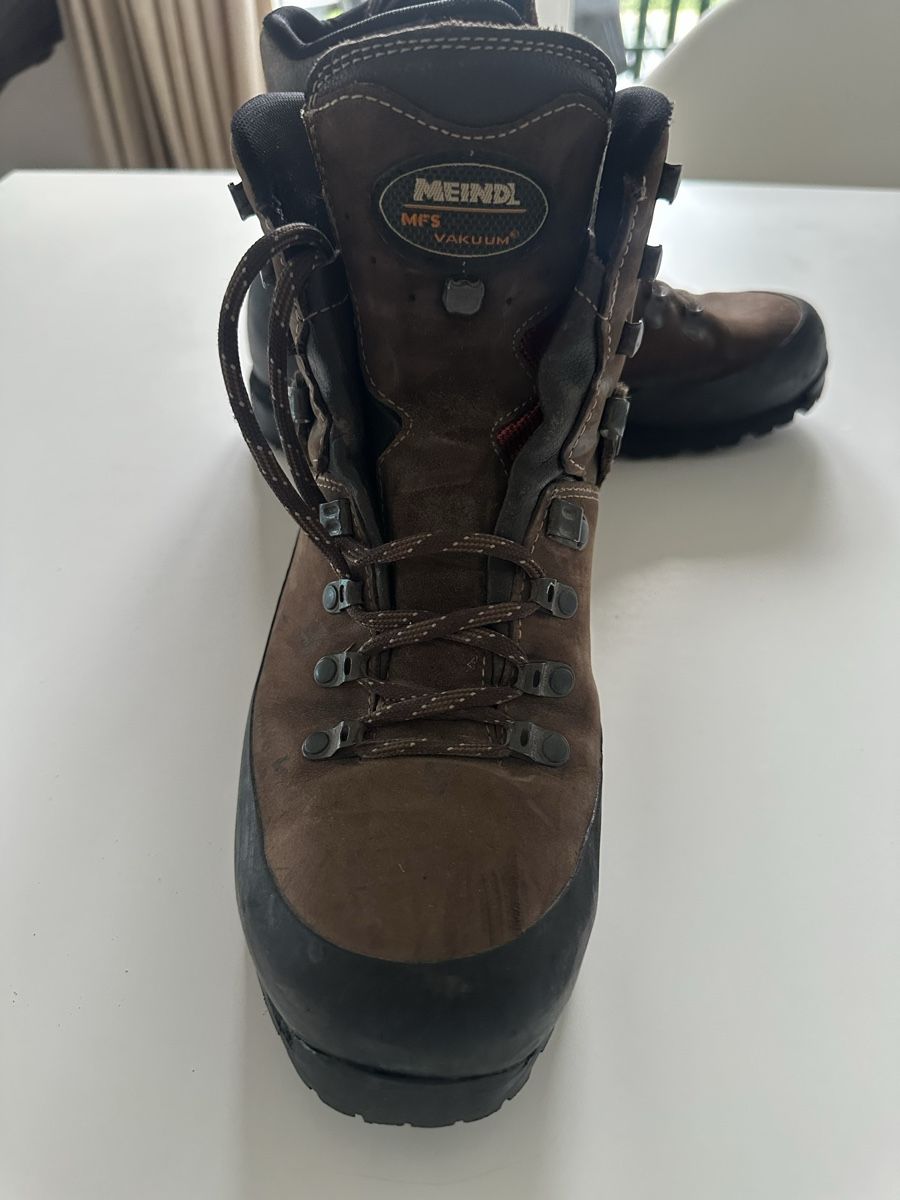 Meindl Scarpe da uomo: Meindl mfs vakuum wanderstiefel gr.43 – Usato da Oberwil BL venduto da Nileferd 1
