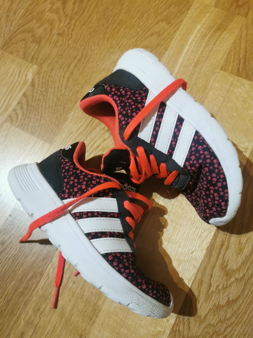 Scarpe per ragazze: Adidas Schuhe gr.28 – Usato da Zürich venduto da Simfa