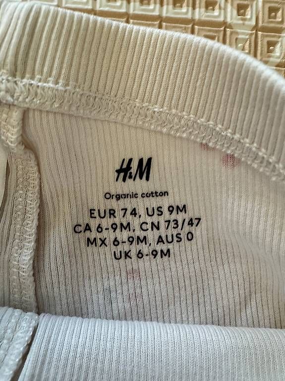 H&M Pantaloni: h&m Babyshorts mit Kirschen, Gr 74 – Usato da Meilen venduto da JuliaFantasma 1