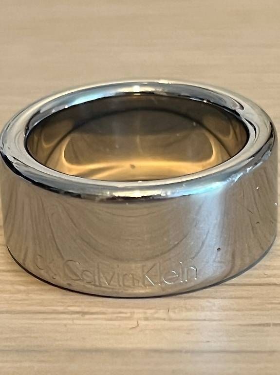 Anelli: Bague unisexe Calvin Klein – Usato da St-Légier-Chiésaz venduto da zmut72