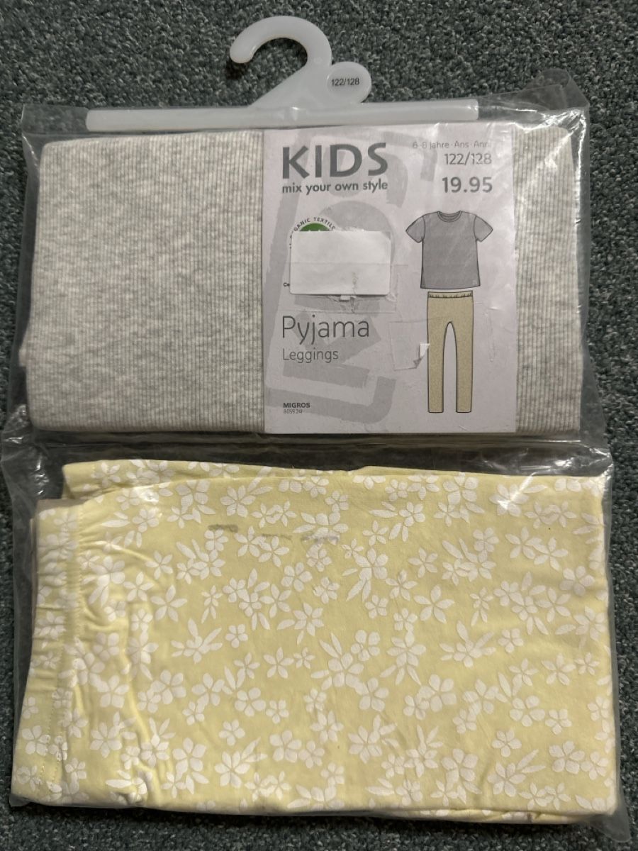 Migros Pigiama & Simili: Pyjama Pantys Gr 122/128 neu  – Nuovo e nell'imballaggio originale da Baltschieder venduto da YmroBe