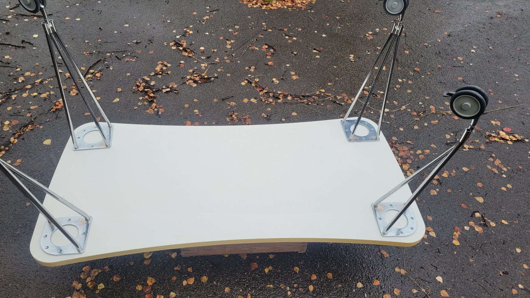 Tische: Tisch rollbar Werktisch Esstisch – Gebraucht aus Emmenbrücke von yanndrechsler 6