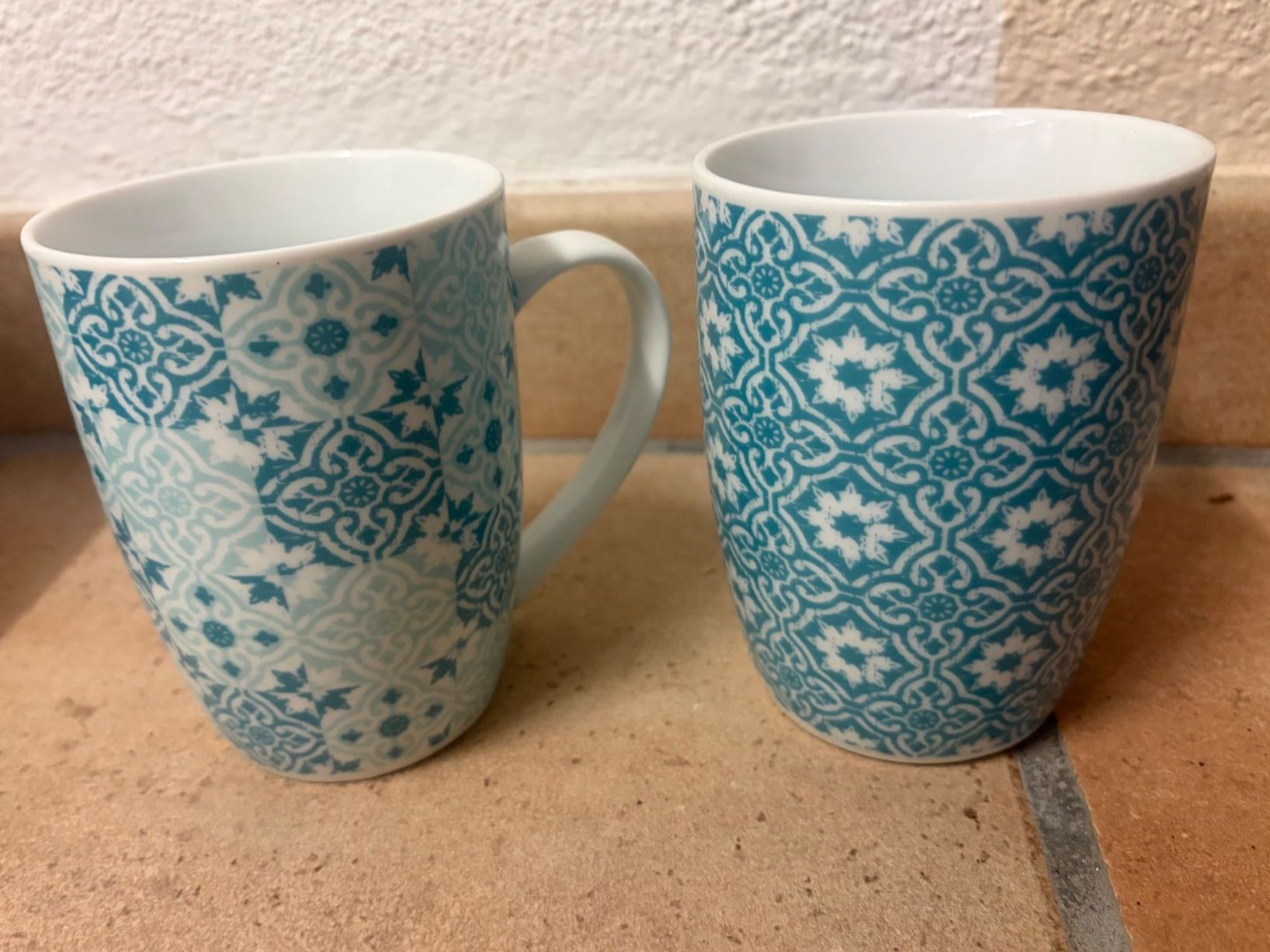 Tazze: Zwei schöne Kaffeetassen - Mugs - gebraucht – Usato da Innerthal venduto da LadySwiss
