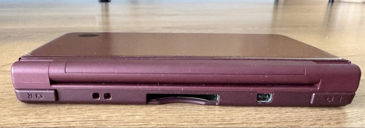 Nintendo Konsolen: Nintendo DSi XL Weinrot – Defekt aus Glattpark(Opfikon) von Beubeu44 4