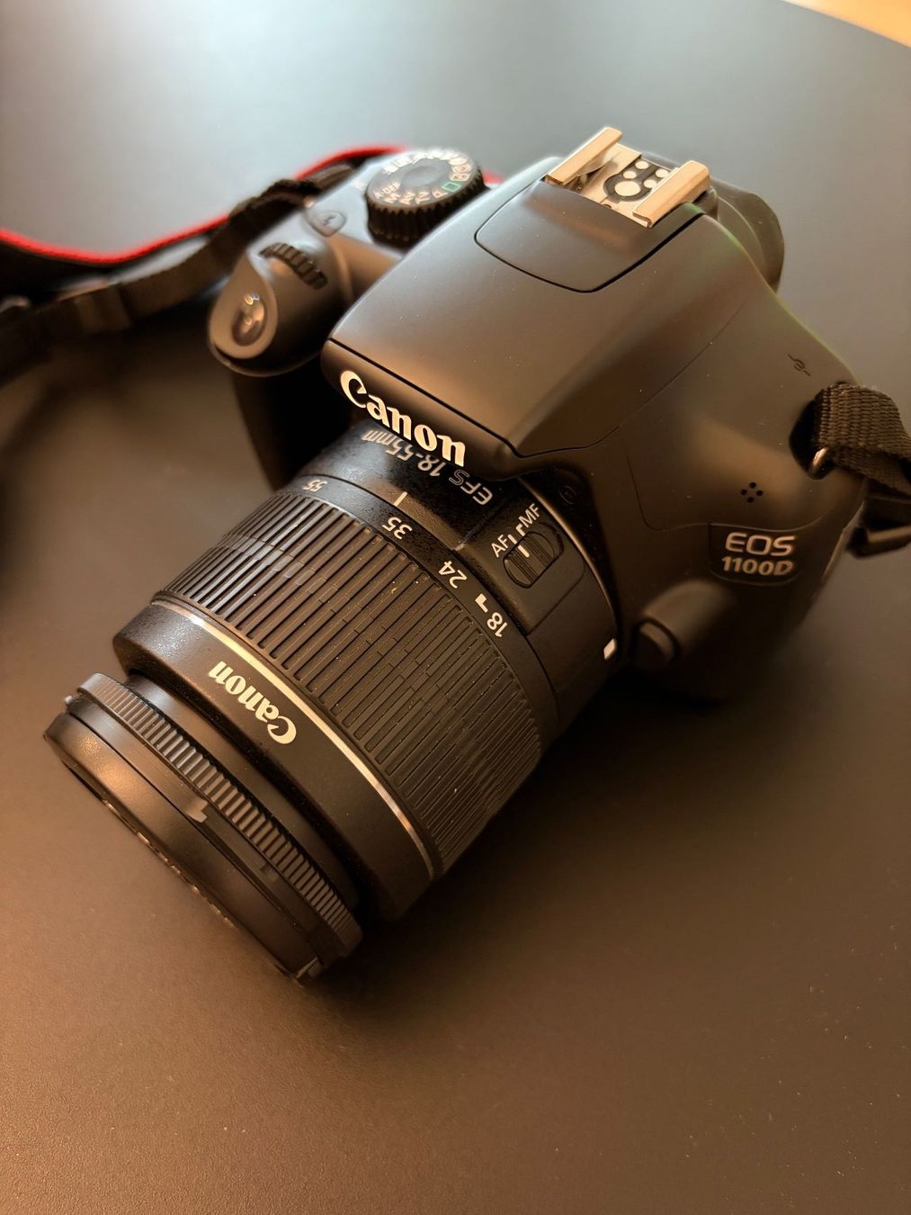 Canon Fotocamera: Spiegelreflexkamera Canon EOS 1100D Kit 18-55mm – Usato da Zürich venduto da Tonen3
