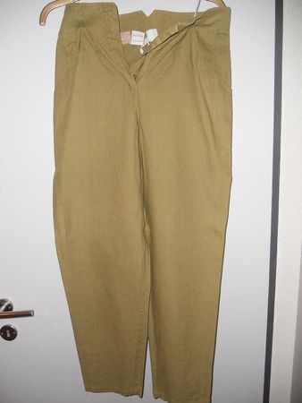 Neuw. Hose mit Bundfalten - oliv - Gr.40