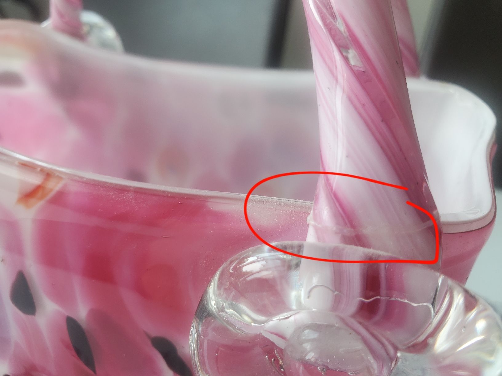 Vasi & Recipienti: Vintage Glas Vase Handtasche Rosa – Usato da Frauenfeld venduto da BeneFull 6