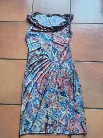 Robe Morgan colorée, taille XS comme neuve