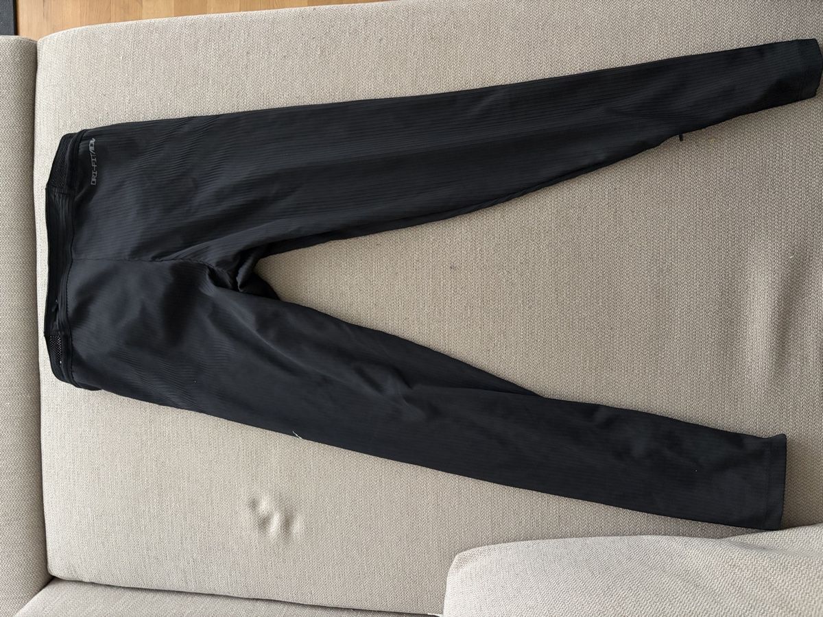 Nike Hosen: Nike Aeroswift M long  tights  – Gebraucht aus Zürich von von_sj9s 8