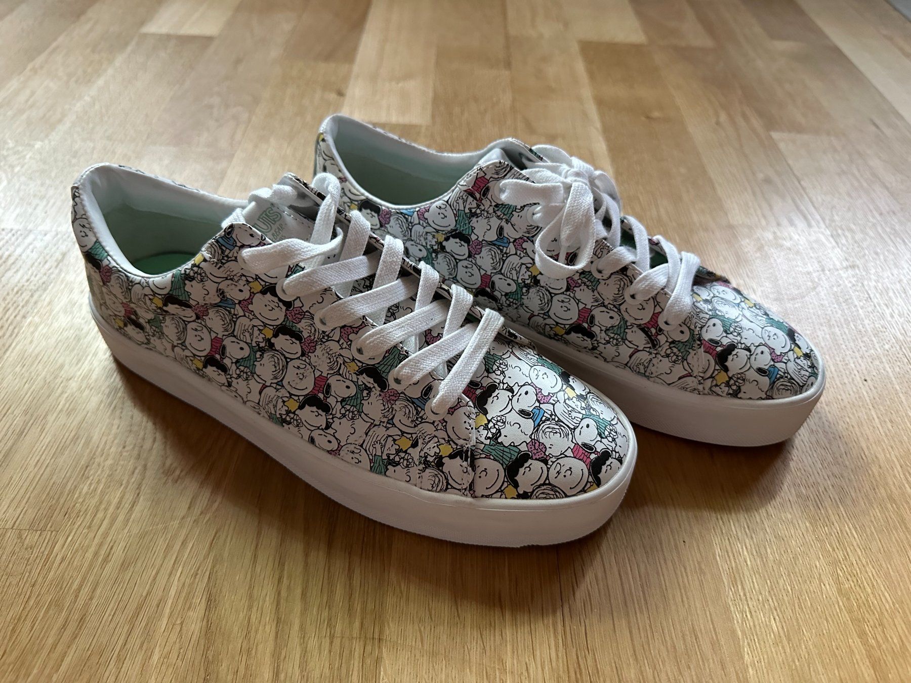 Pull&Bear Scarpe da uomo: Pull&Bear Sneakers Peanuts / Snoopy neu + ungetragen! Gr.40 – Nuovo (secondo la descrizione) da Rizenbach venduto da triple1980