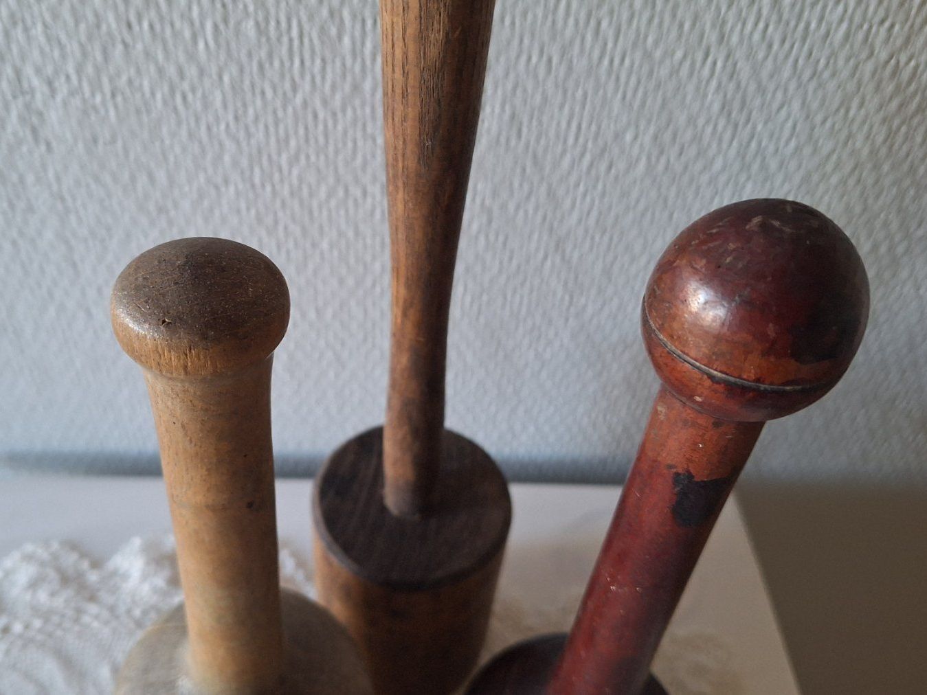 Elettrodomestici da cucina: 3 antike  Holz-Stössel / Stampfer – Usato da Dornach venduto da majo8689 4