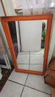 Specchio da appendere con cornice in legno arancione