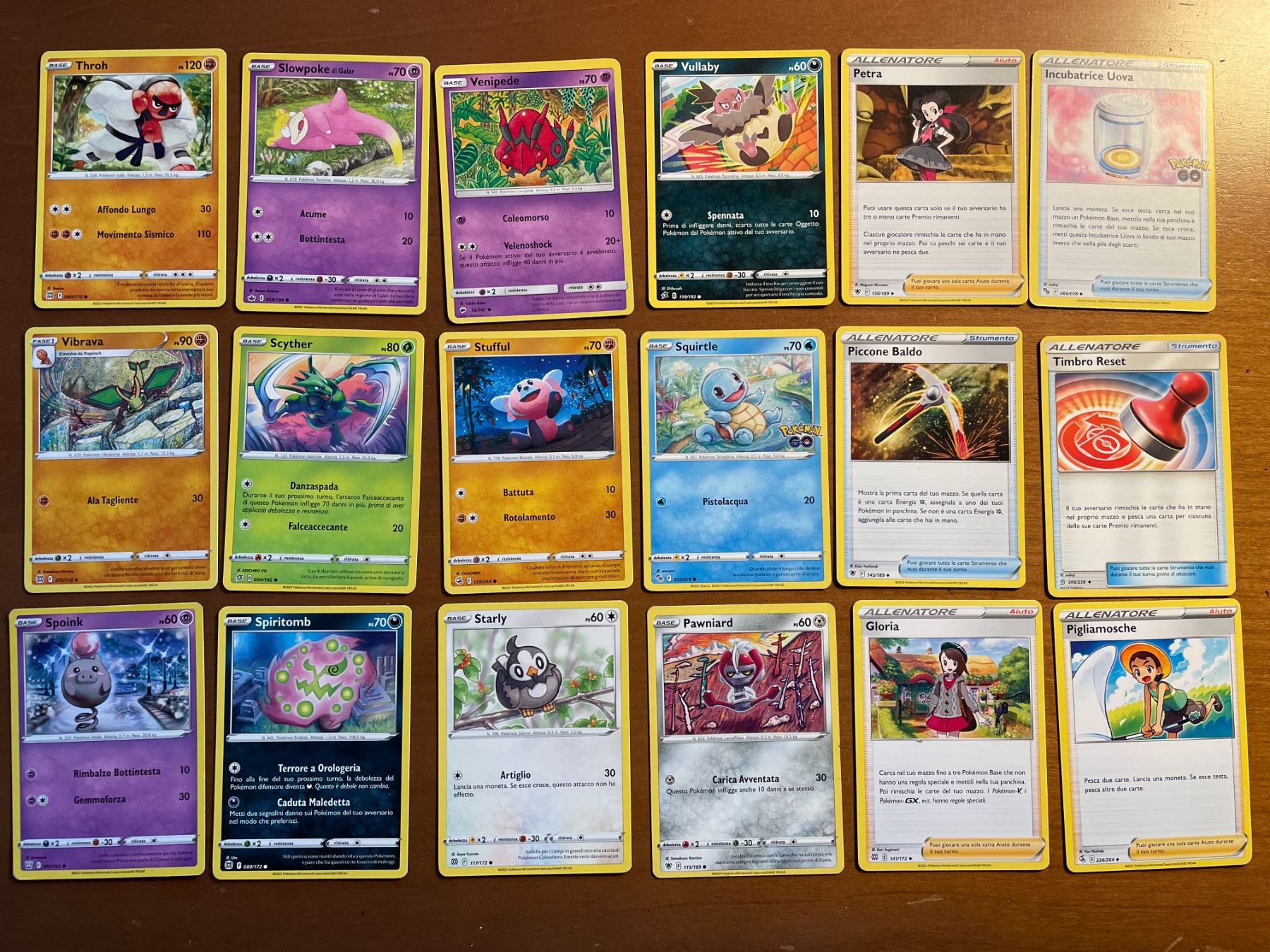 Pokémon Carte collezionabili: Pokemon Karten Set (Versand gratis) – Nuovo (secondo la descrizione) da Chur venduto da Angerson