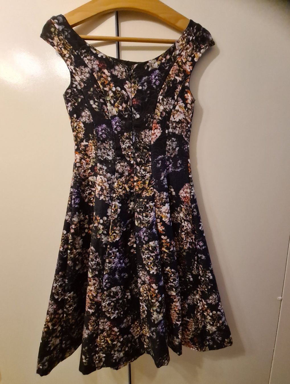 Phase Eight Vestiti: Kleid von Phase Eight mit Blumenmuster – Nuovo (secondo la descrizione) da Lyss venduto da Nordlicht_03 1