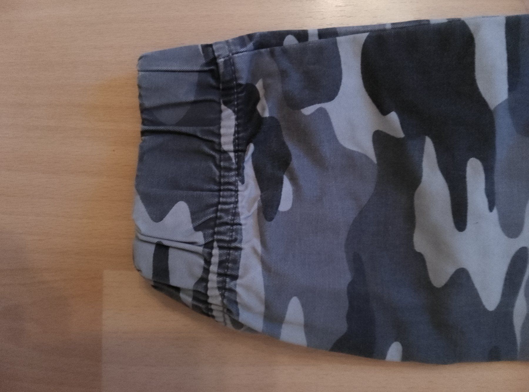 C&A Pantaloni: Pantalon camouflage garçon, taille 158 – Usato da Dombresson venduto da sev_bsb8 6