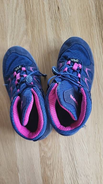 Lowa Scarpe da uomo: Lowa Wanderschuhe Gr. 31 – Usato da Gettnau venduto da Federwind