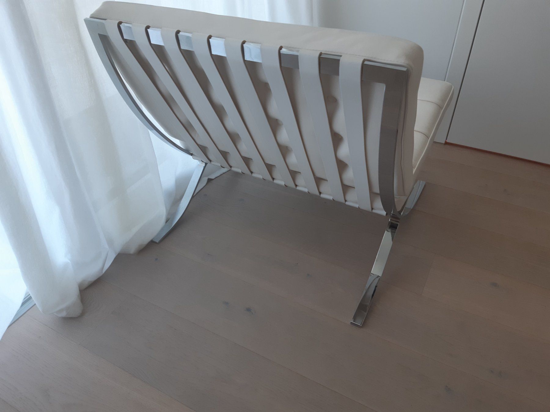 Sessel: Barcelona Chair Replica weiss (ecru) – Gebraucht aus Herrliberg von Air16 4