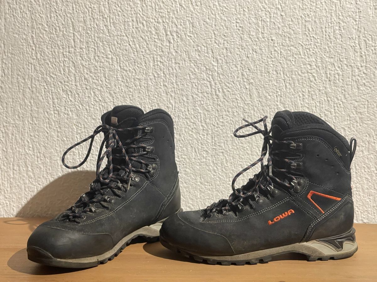 Lowa Scarpe da uomo: Lowa Goretex Wanderstiefel, Grösse 41 – Nuovo (secondo la descrizione) da St. Gallen venduto da Jgmuer 1