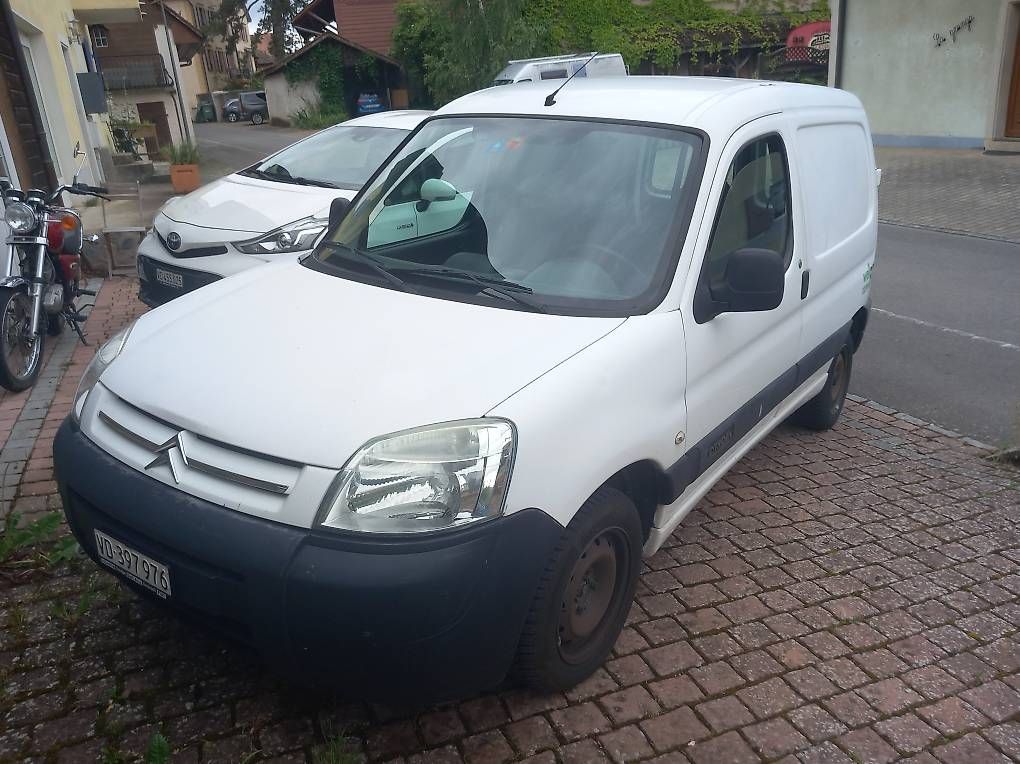 Citroën Veicoli commerciali: berlingo 1.4i 600 – Usato da Corcelles-Chavorn venduto da steel_biker