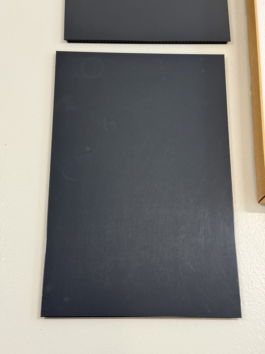 USM Scaffali: 2x originale USM Haller Bleche, 75x50 cm, anthrazitgrau – Usato da Löhningen venduto da LaMemoire 1