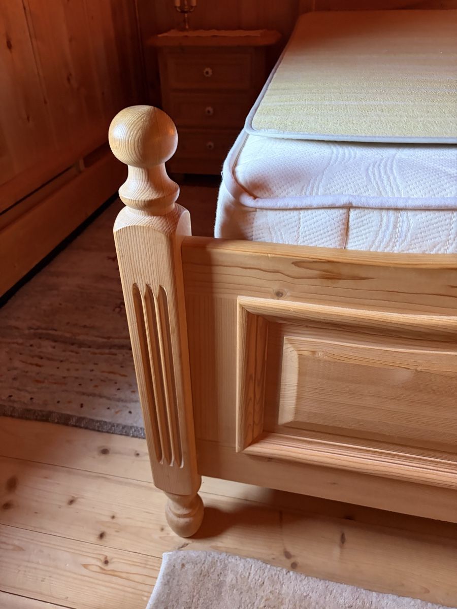 Lits: Bett Holz 180x200m – D'occasion à Helgisried-Rohrbach par Ginger2014 2