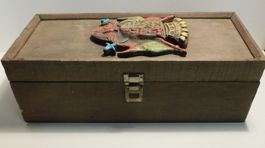Schatulle alte Holzbox mit Wappen ca 50 jahre alt  13 hoch