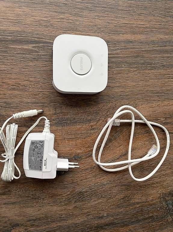 Sistema di controllo: Philips Hue Bridge  Smart-Home Steuerzentrale – Usato da Uerkheim venduto da eryx01