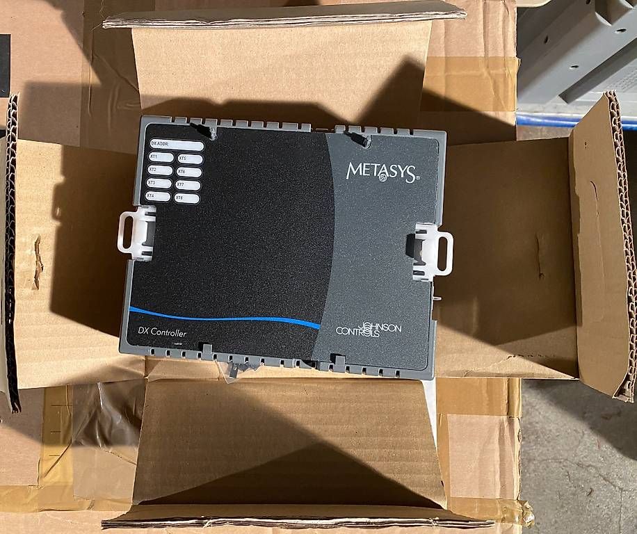 Componenti elettronici: Johnson Controls DX-9100-8004 – Usato da Schwanden-Brienz venduto da Belvedere_