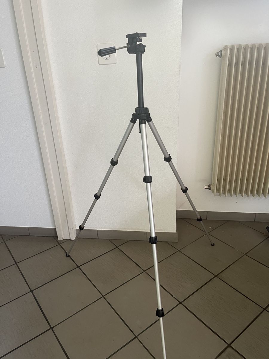 Treppiedi & Teste: Stativ 3-Bein – Usato da Arlesheim venduto da ren_5d2b 1