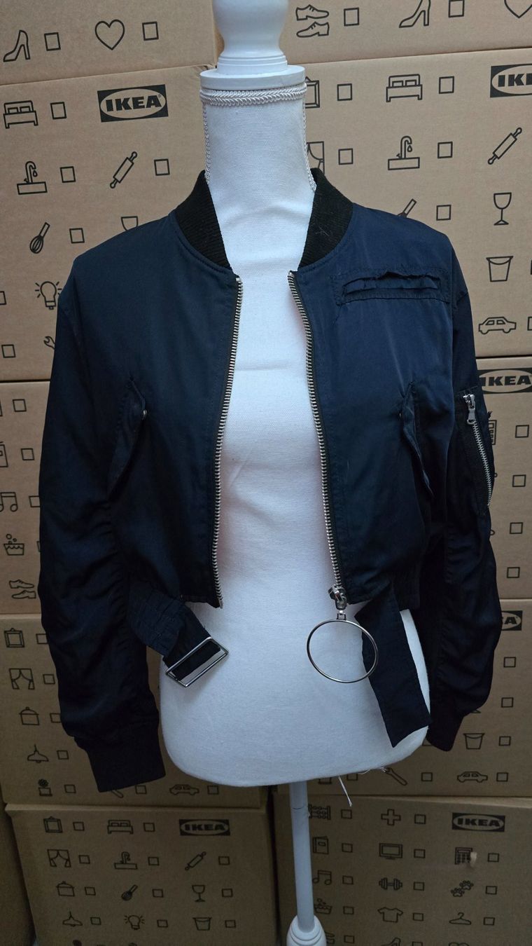 Zara Giacche: ZARA Archive: Cropped Bomber Jacket Back-Zip & Orange Lining – Usato da Thalwil venduto da VitaMini 1