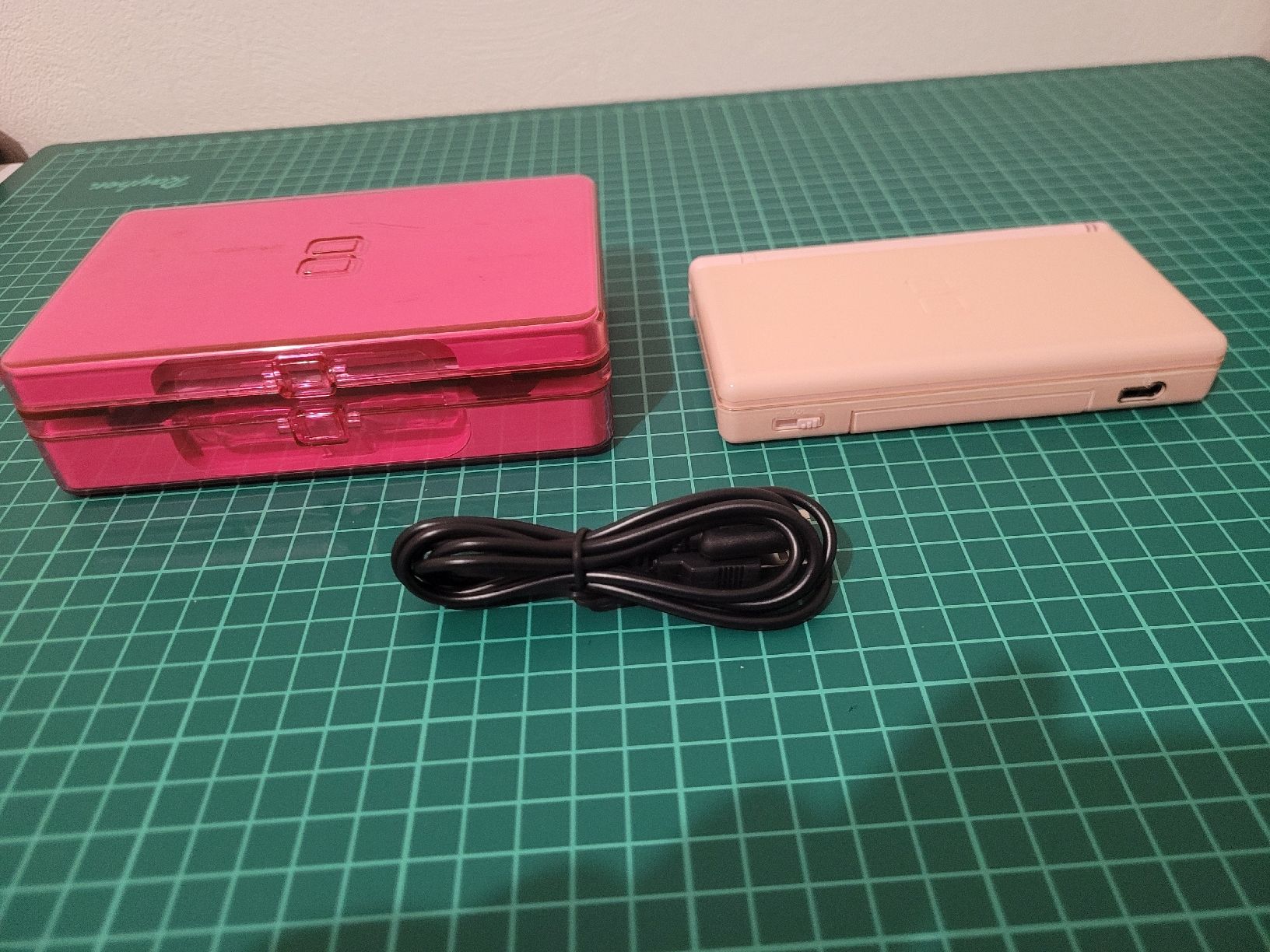 Nintendo Console: Nintendo DS Lite Pink Bundle with Games and Case! – Usato da Meyrin venduto da Retro-GZ